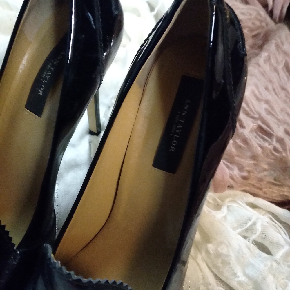 Heels - Picture 3 of 4